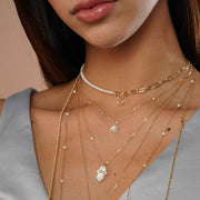 Necklace Fatma Hand Mother Of Pearl, 18K Gold And Diamonds